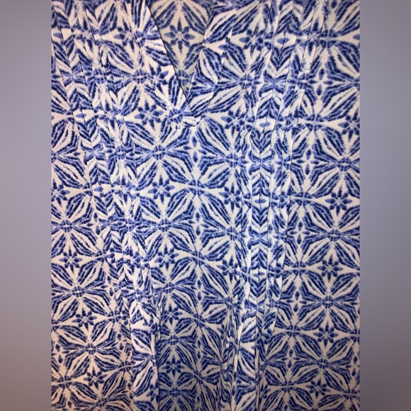 Katte’s kloset tank top blouse - Picture 3 of 4